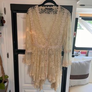 Stunning Boho Lace Top sz M